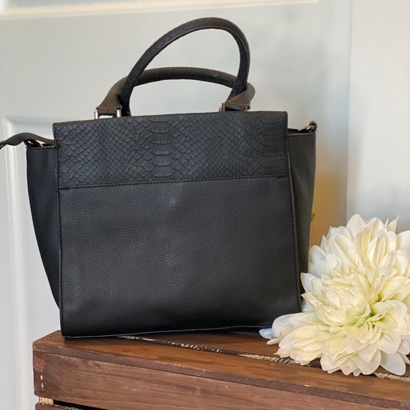 Cute Jet Black Jones New York Handbag - Picture 4 of 8